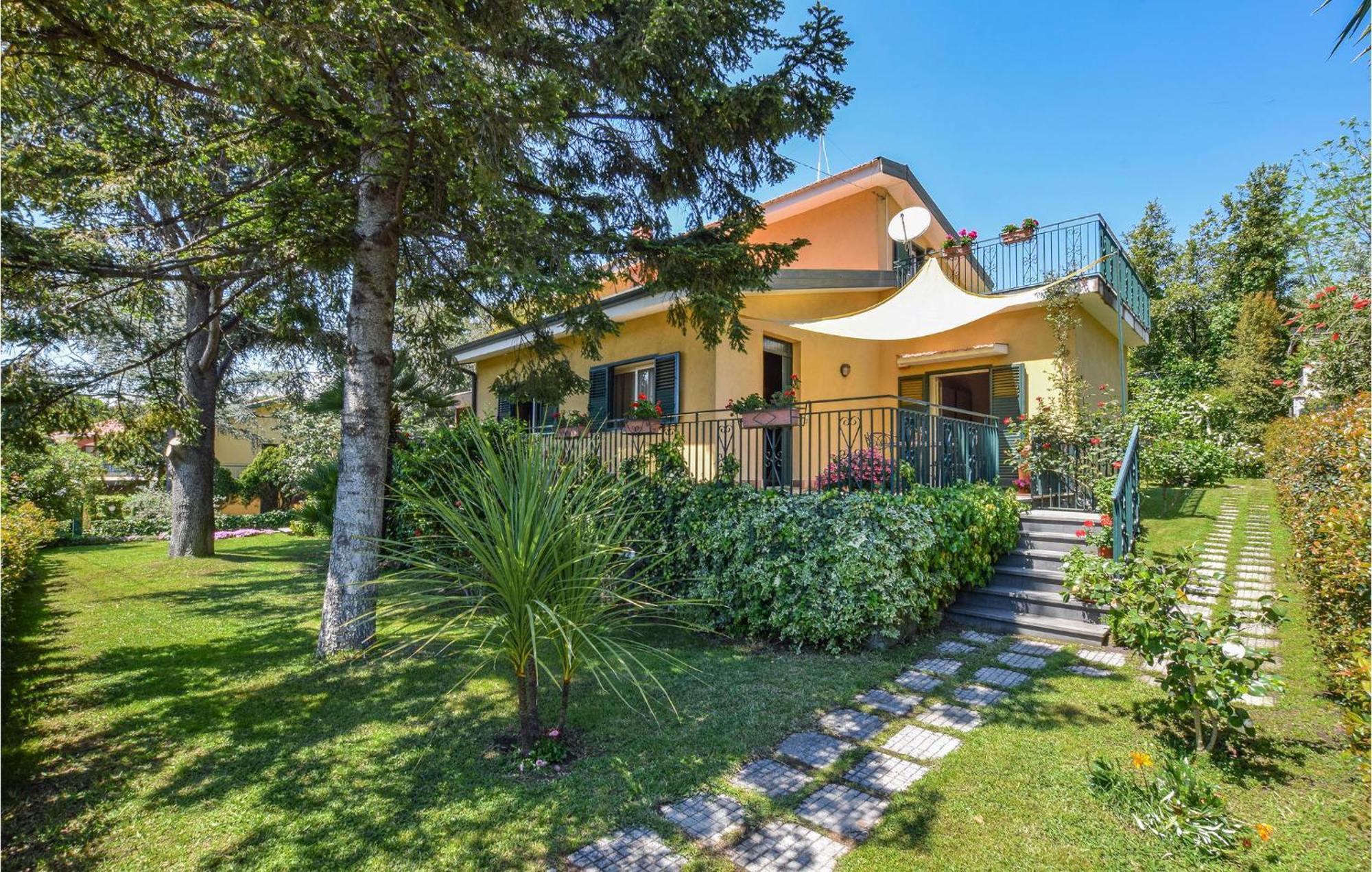 Ferienhaus Lovely In With Kitchen *